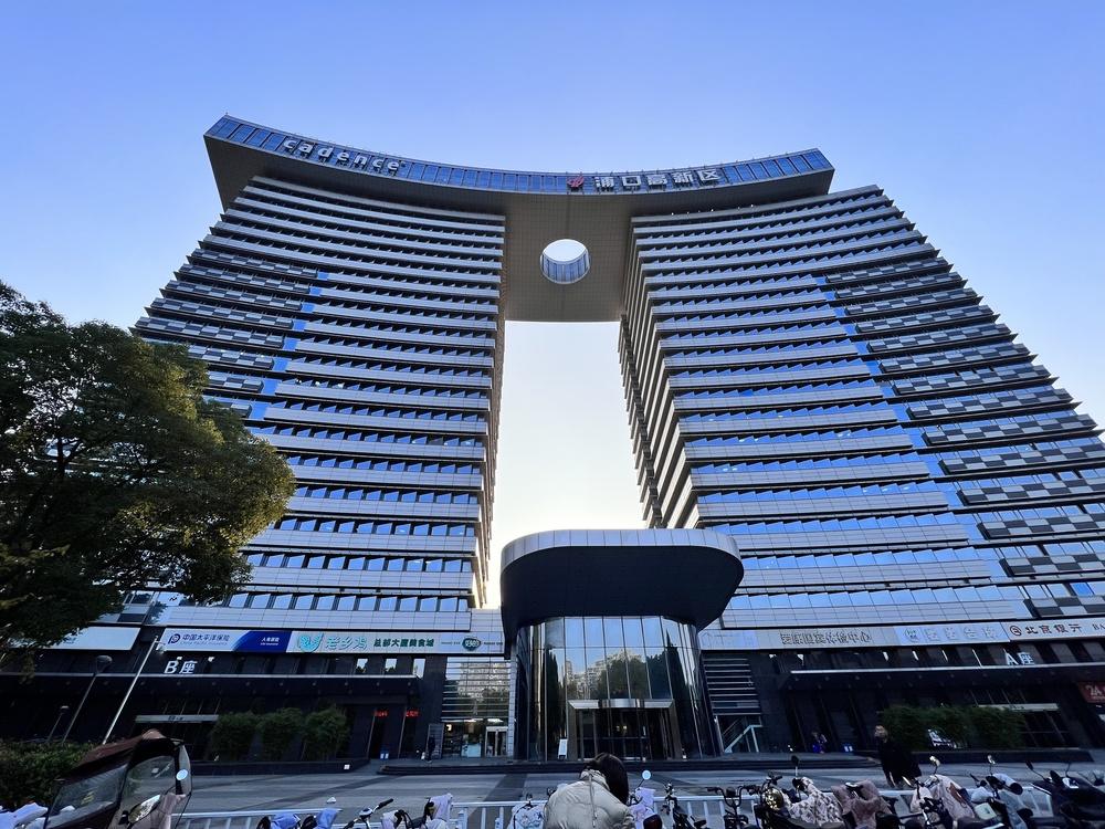 明发新城中心外观图